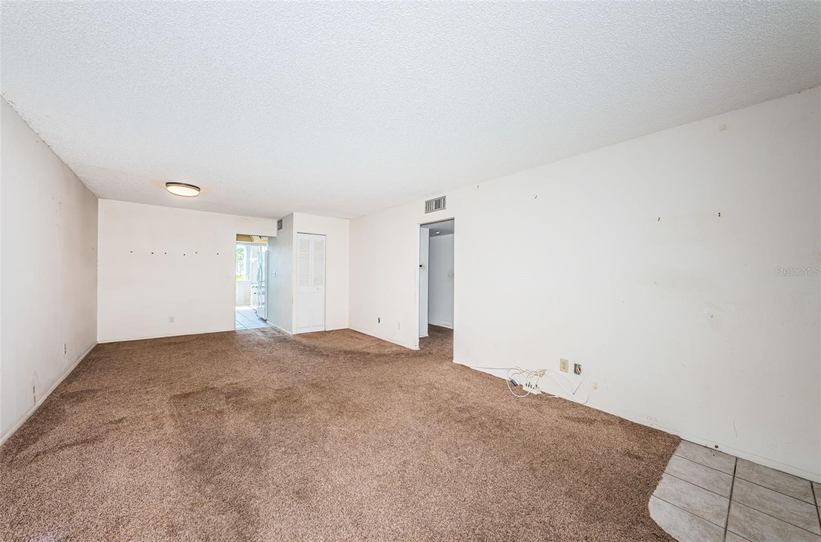 4895 BAY ST NE #211
