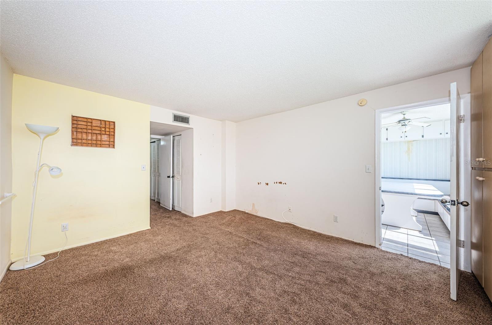 4895 BAY ST NE #211