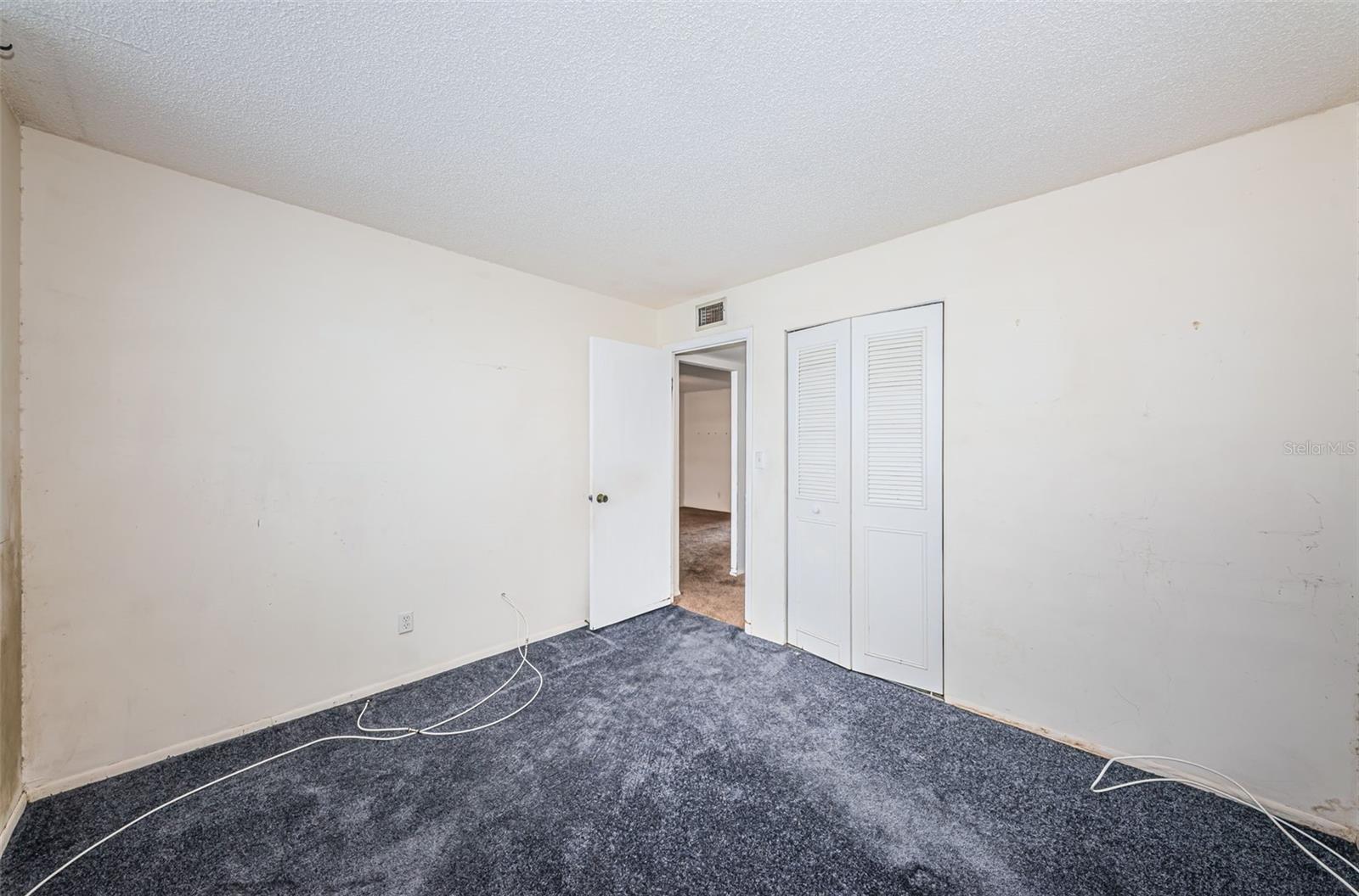 4895 BAY ST NE #211