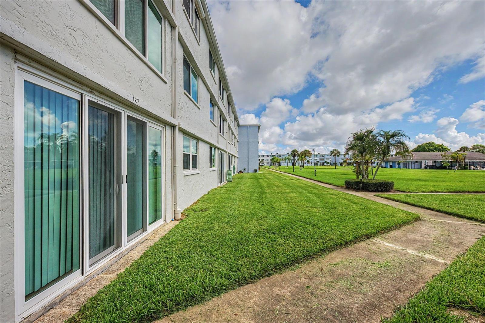 4715 BAY ST NE #127