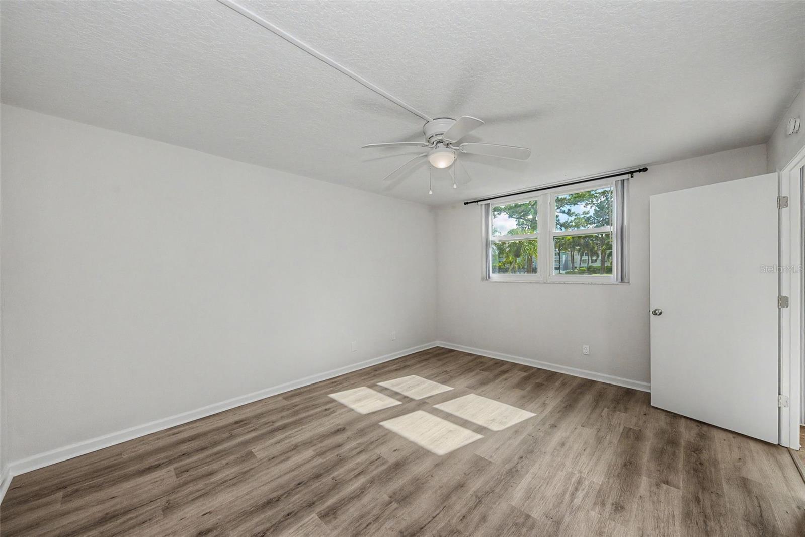 4715 BAY ST NE #127