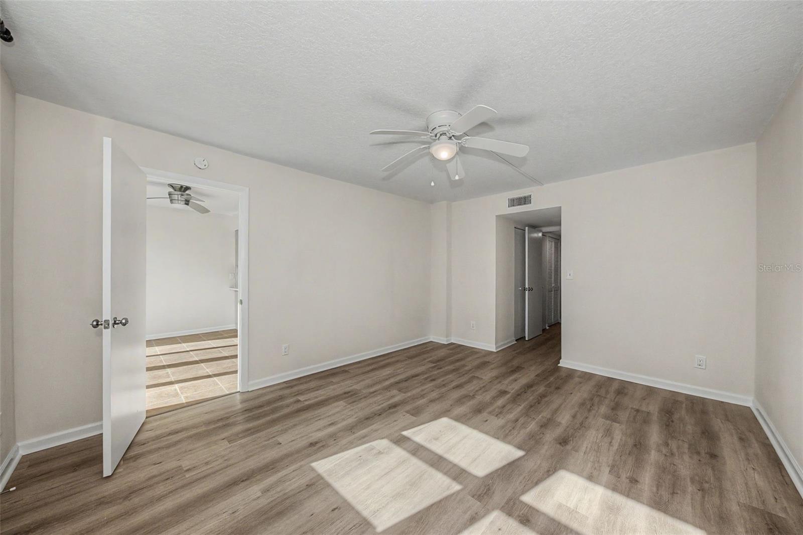4715 BAY ST NE #127