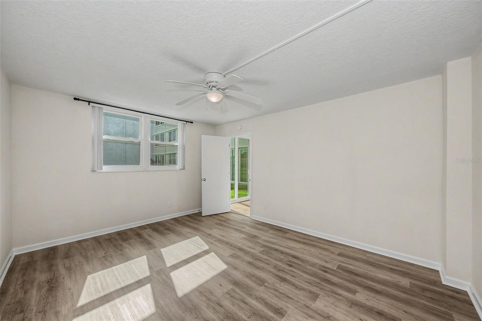 4715 BAY ST NE #127