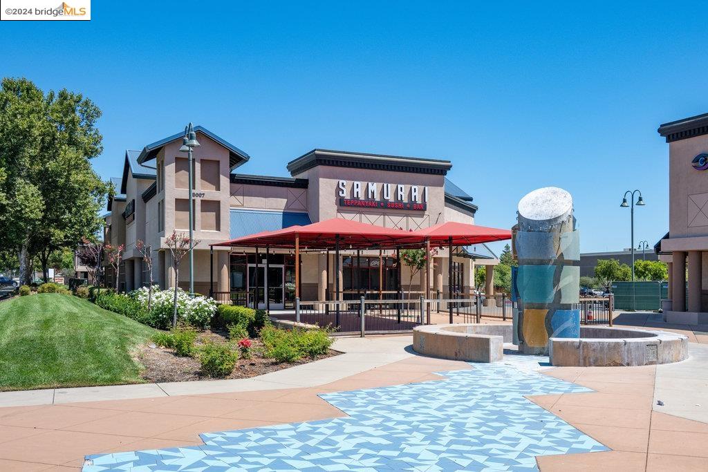 5015 HOLLOWGLEN COURT