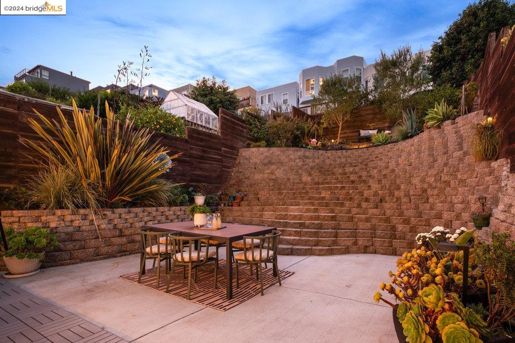 136 Majestic Ave