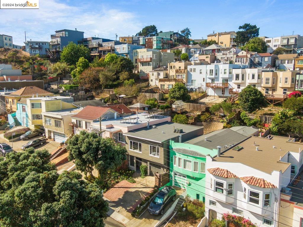 136 Majestic Ave