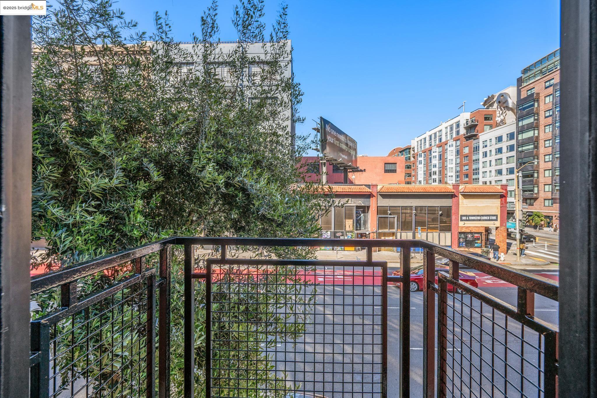 200 Townsend St # 4