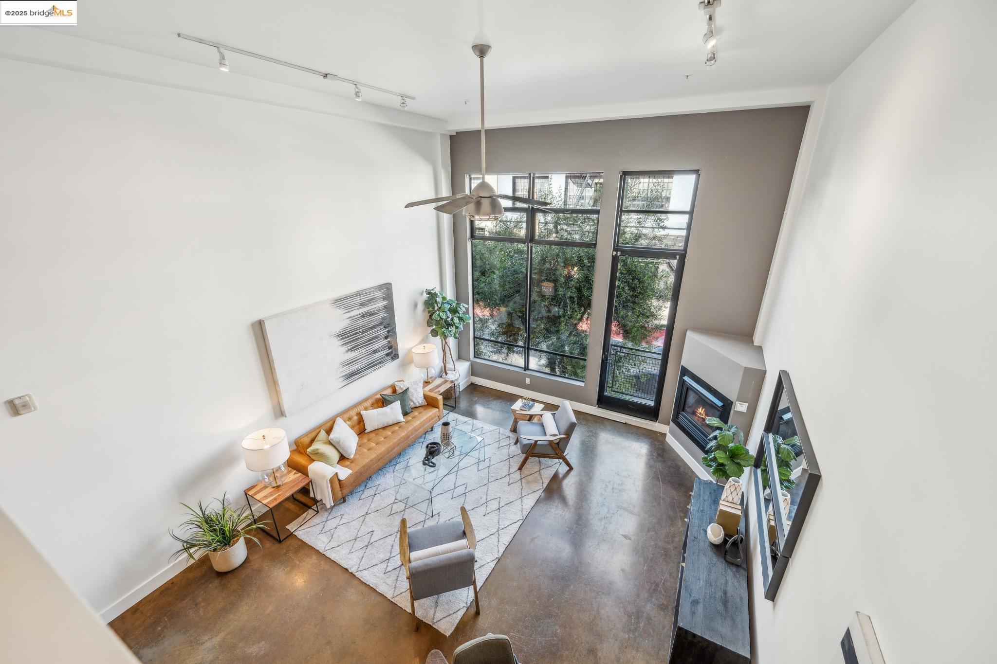 200 Townsend St # 4