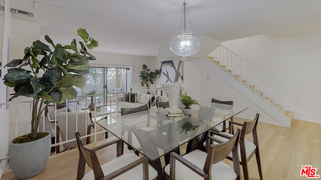 1830 Kelton Ave Unit: 11