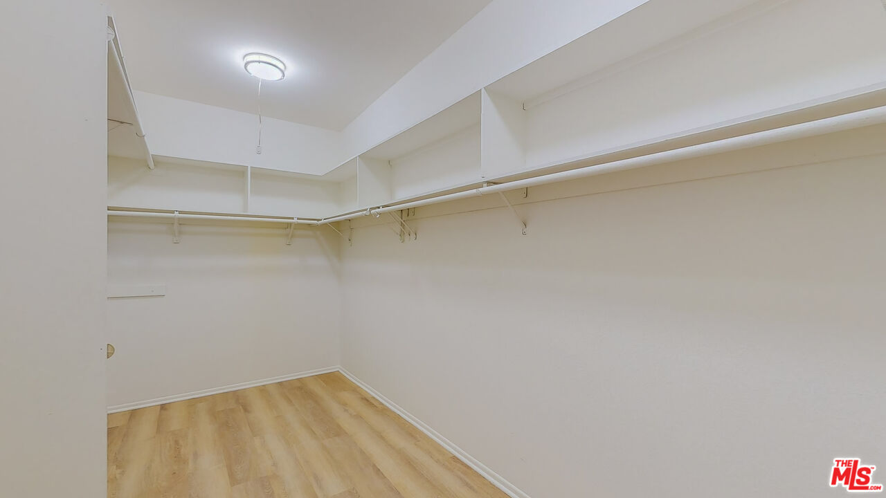 1830 Kelton Ave Unit: 11