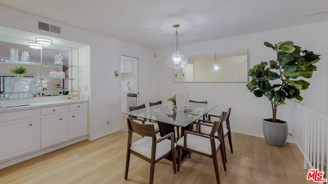 1830 Kelton Ave Unit: 11