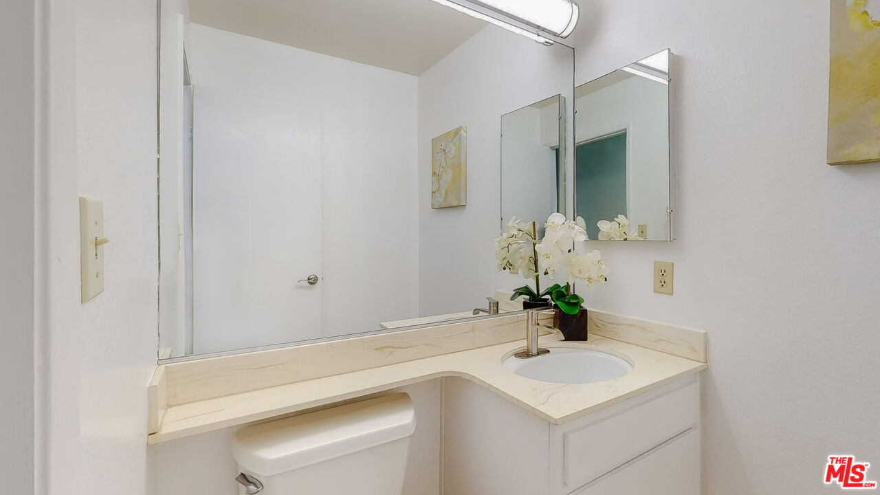 1830 Kelton Ave Unit: 11
