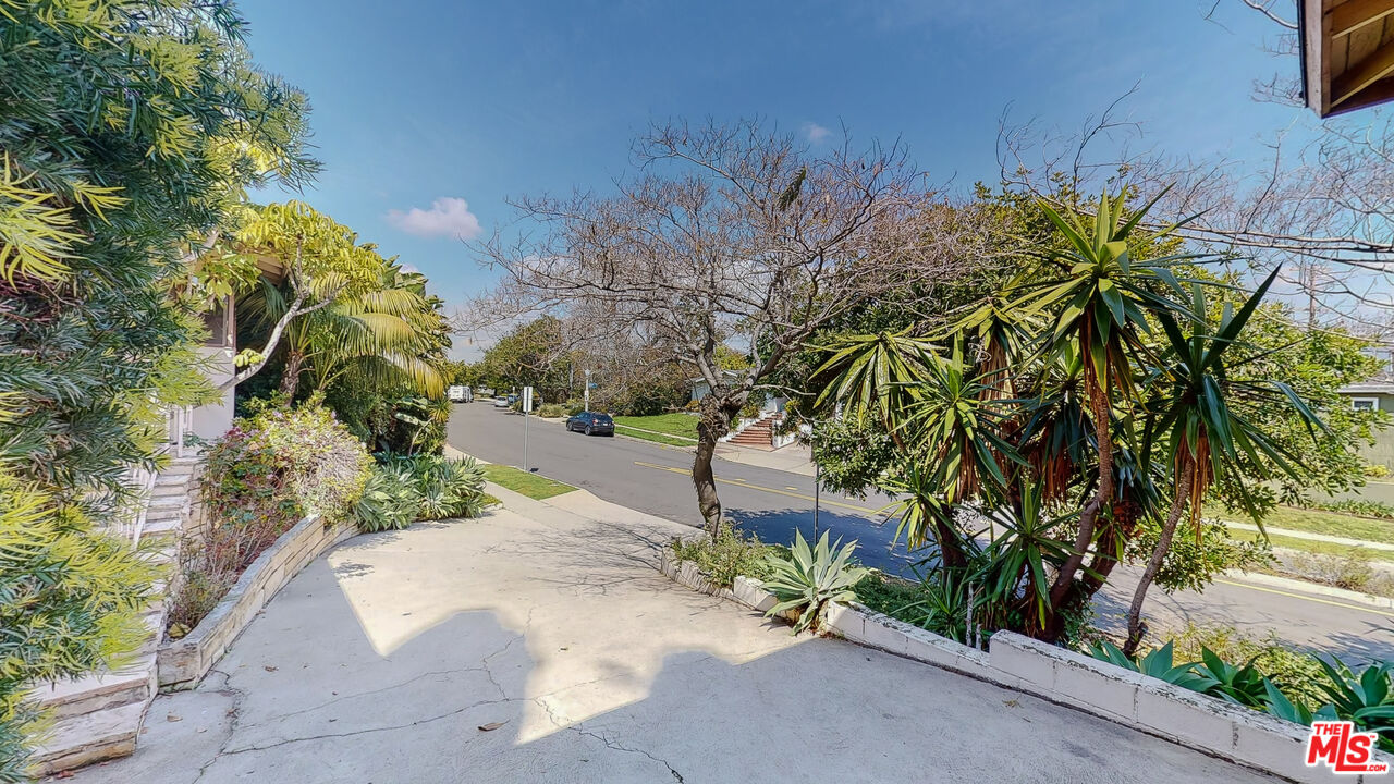 3355 Barbydell Dr