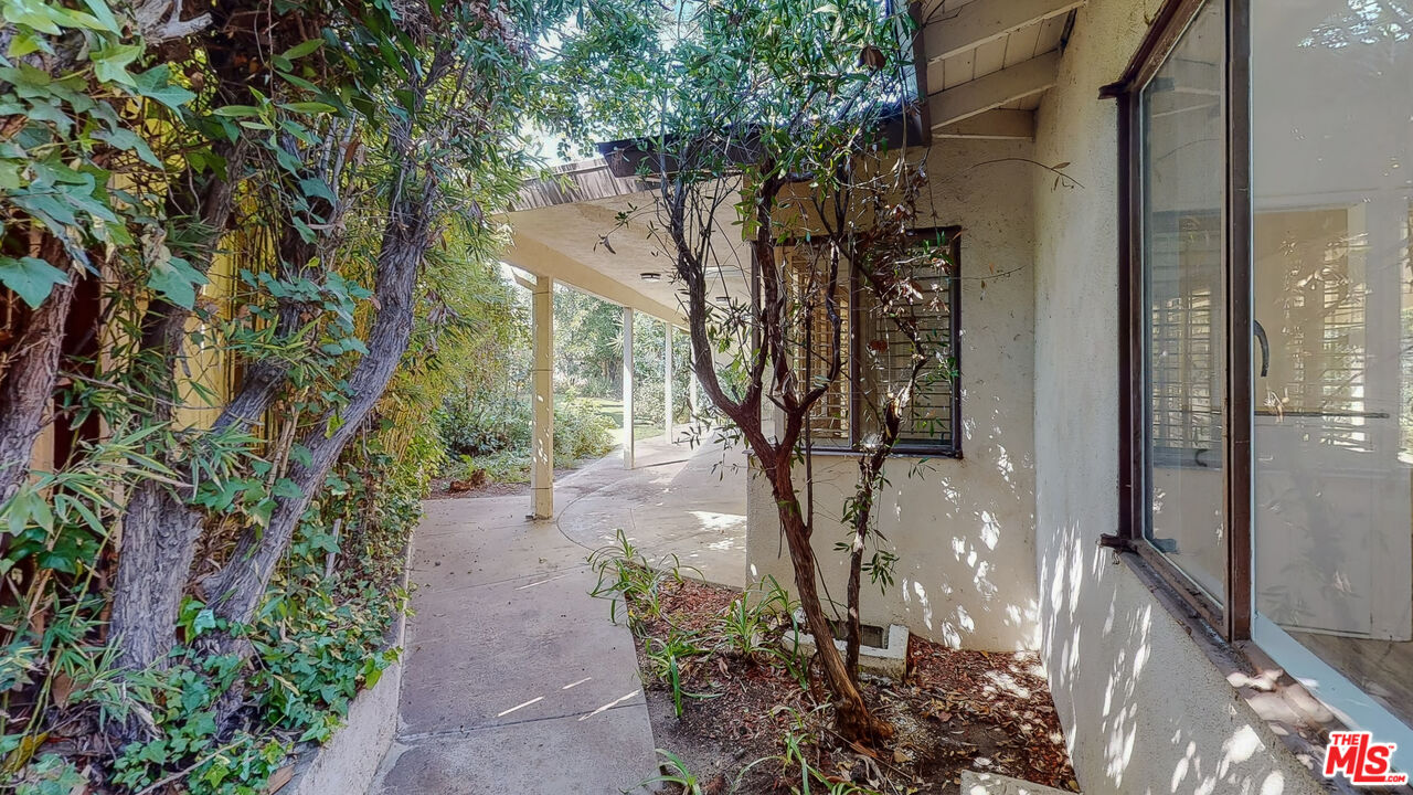 3355 Barbydell Dr