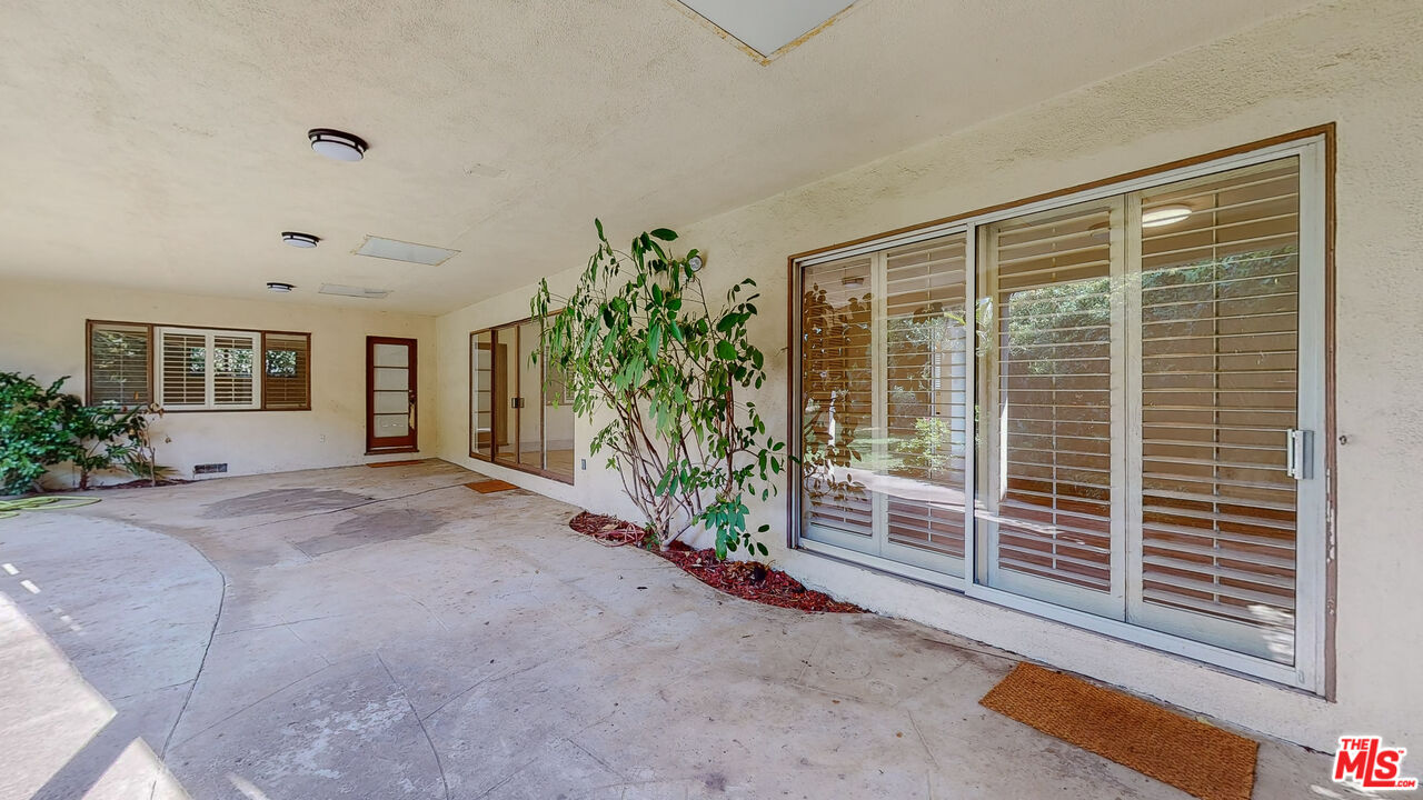 3355 Barbydell Dr