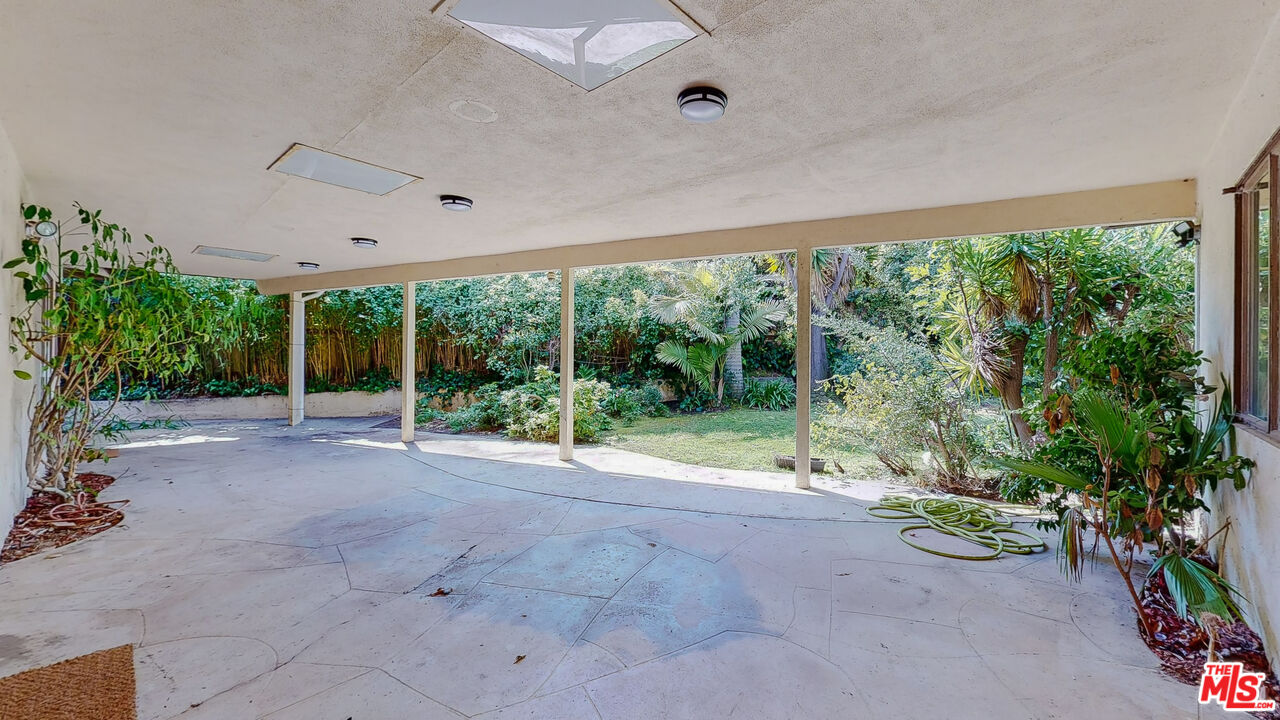 3355 Barbydell Dr