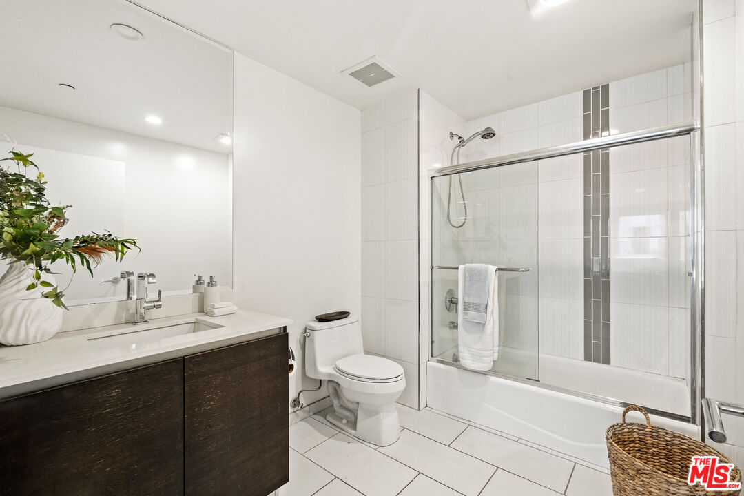 1700 Sawtelle Blvd Unit: 215