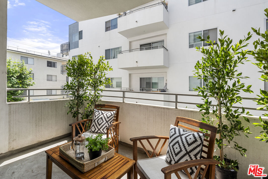 1700 Sawtelle Blvd Unit: 215
