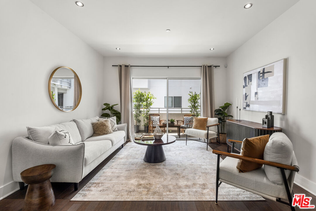 1700 Sawtelle Blvd Unit: 215