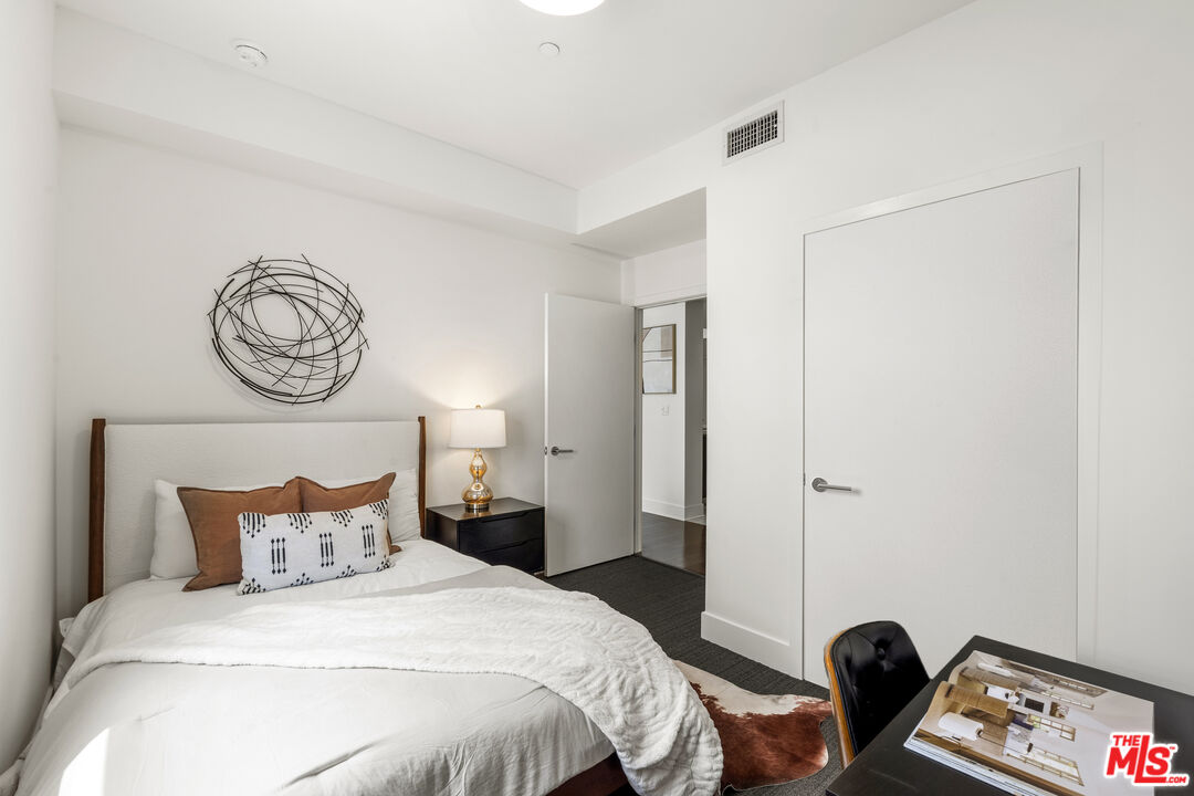 1700 Sawtelle Blvd Unit: 215
