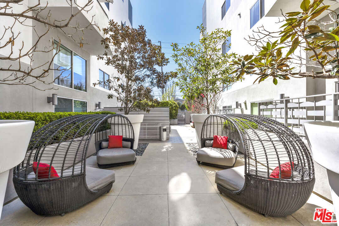 1700 Sawtelle Blvd Unit: 215