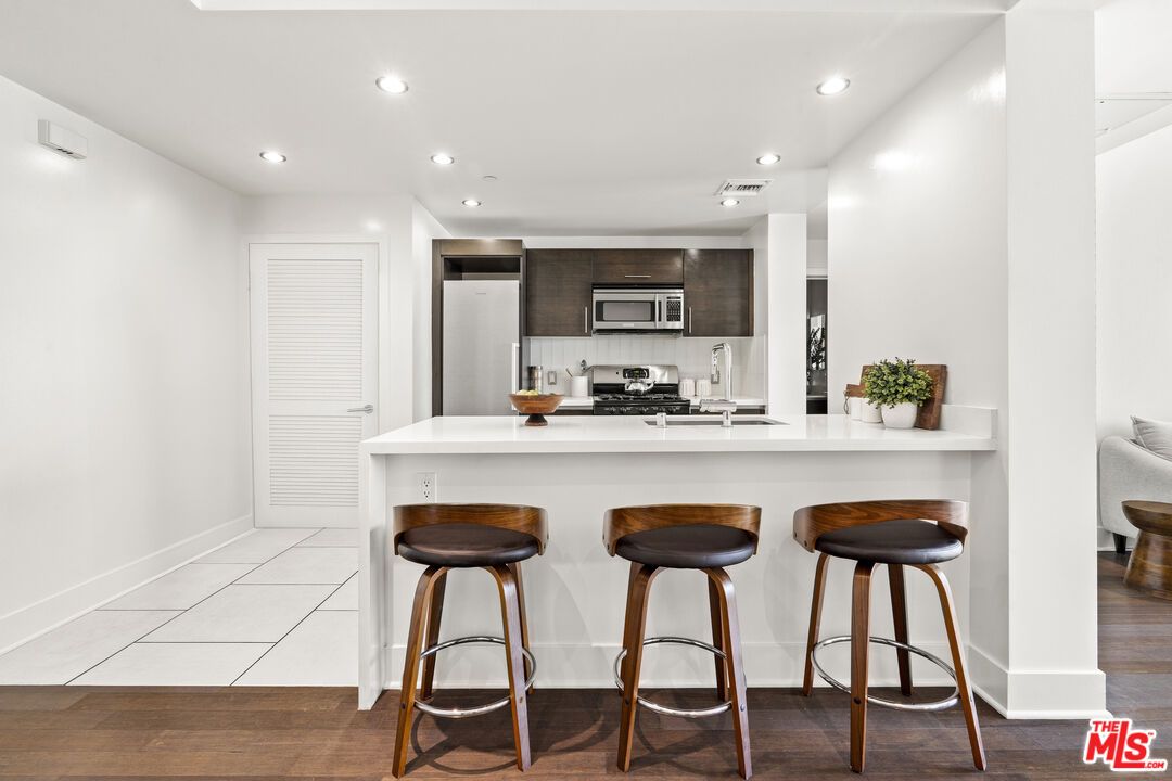 1700 Sawtelle Blvd Unit: 215