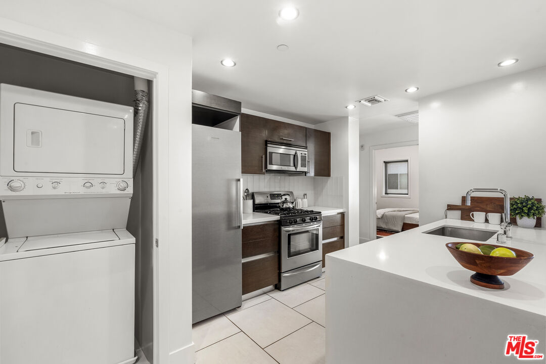 1700 Sawtelle Blvd Unit: 215