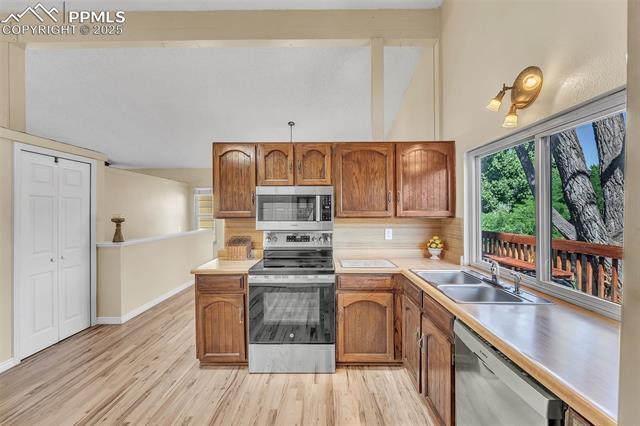 4774 Bunchberry Lane