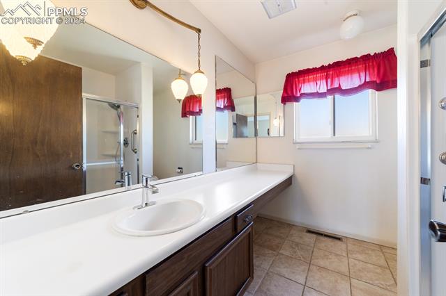 660 E Cheyenne Mountain Boulevard