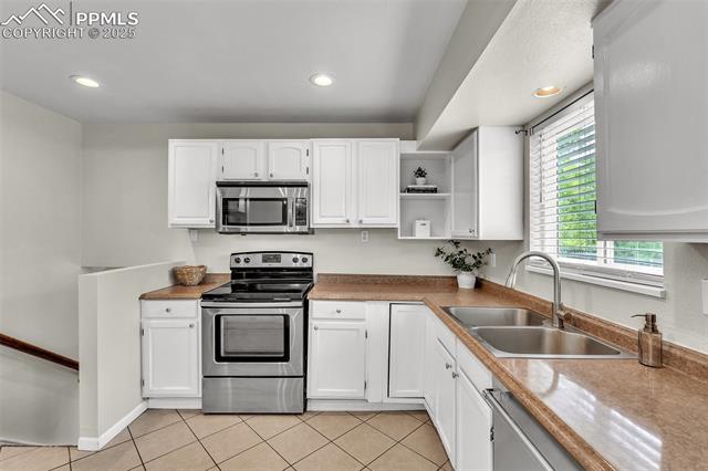 1320 Sanderson Avenue