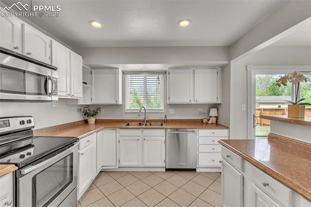 1320 Sanderson Avenue