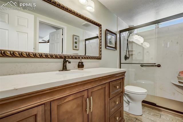 1306 Meadowlake Way