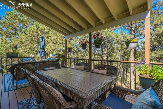 1306 Meadowlake Way