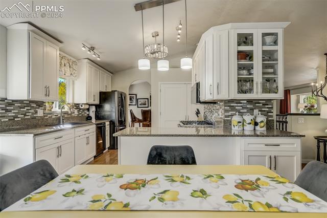 1306 Meadowlake Way