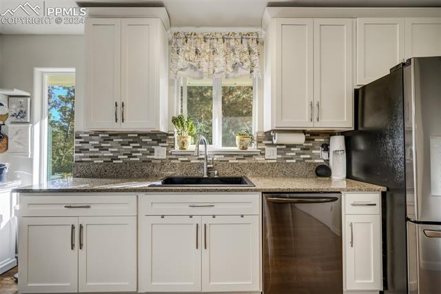 1306 Meadowlake Way