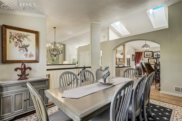1306 Meadowlake Way