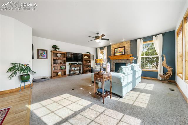 355 E Kings Deer Point