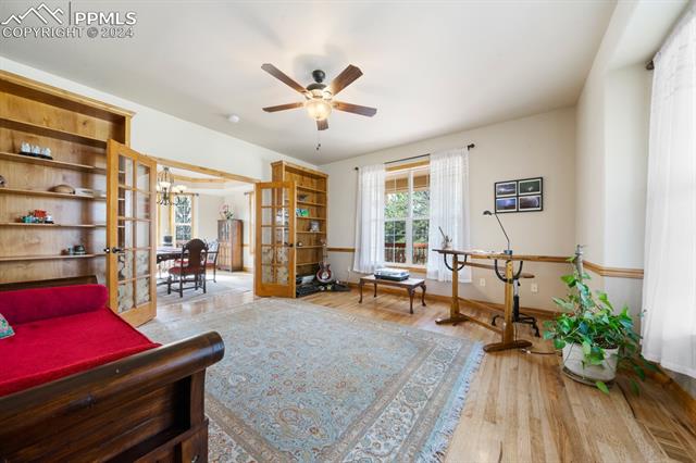 355 E Kings Deer Point