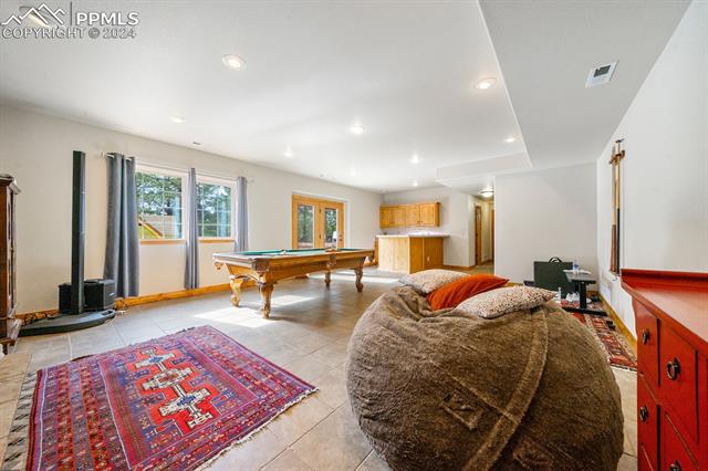 355 E Kings Deer Point