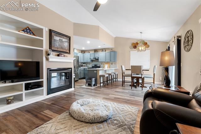 1789 Meadowbrook Parkway