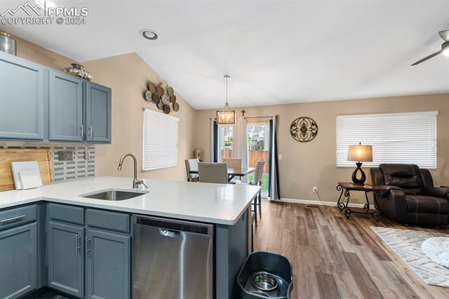 1789 Meadowbrook Parkway