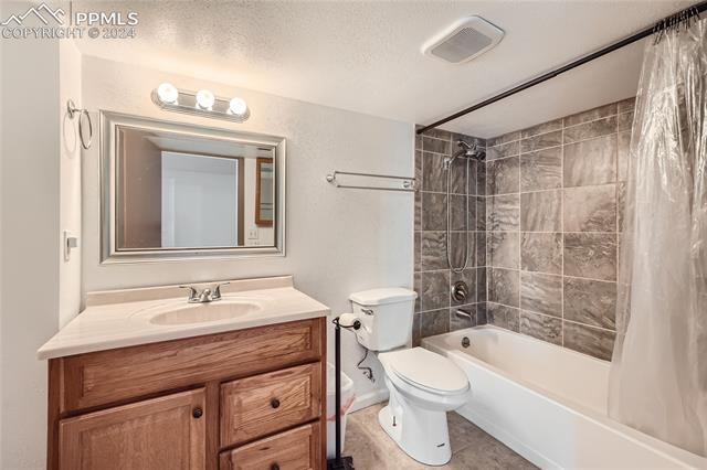 3835 Catalpa Drive