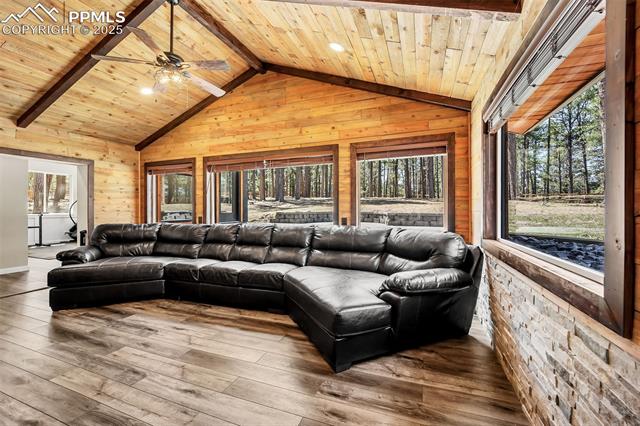 9635 Thoroughbred Lane