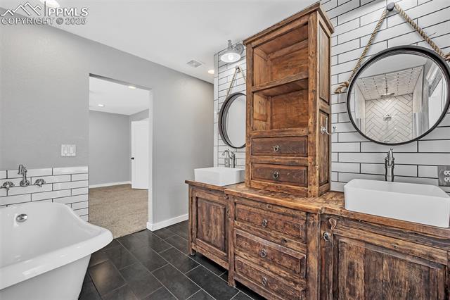 9635 Thoroughbred Lane