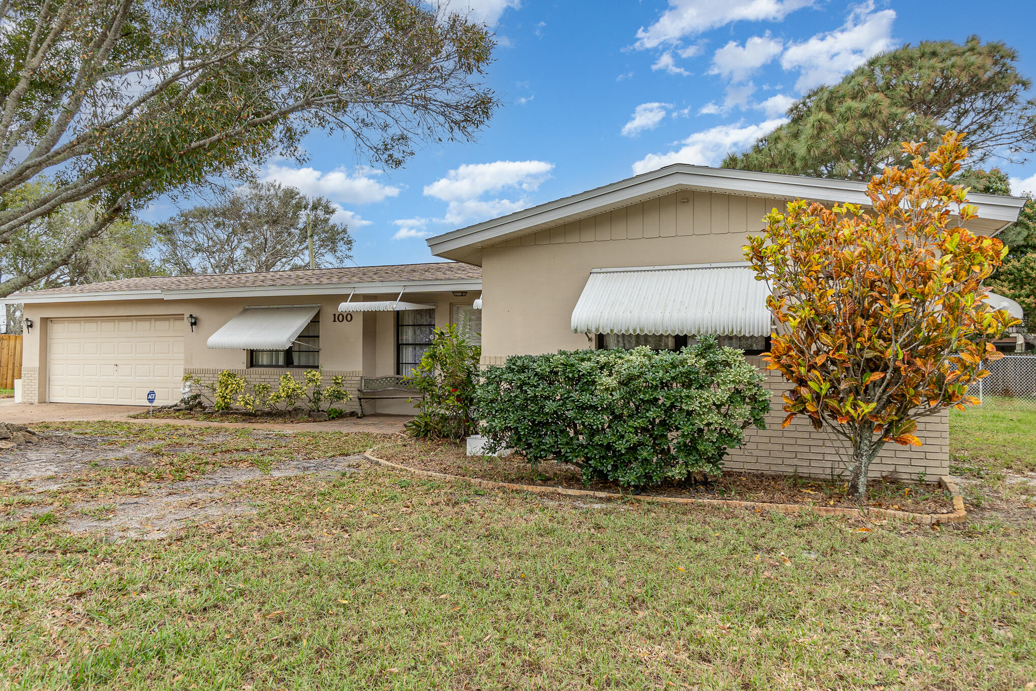 100 Mayaca Drive