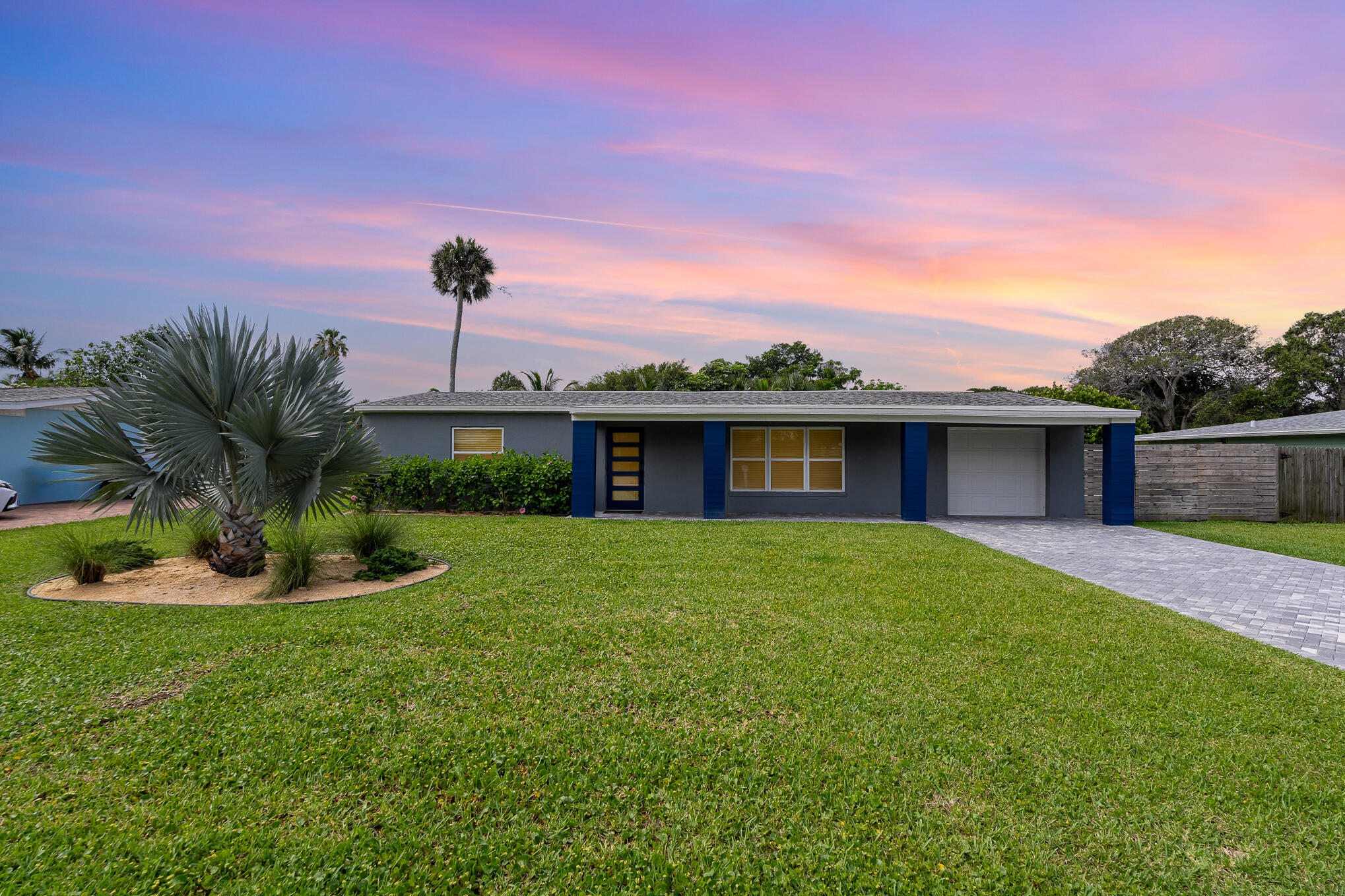131 W Gadsden Lane