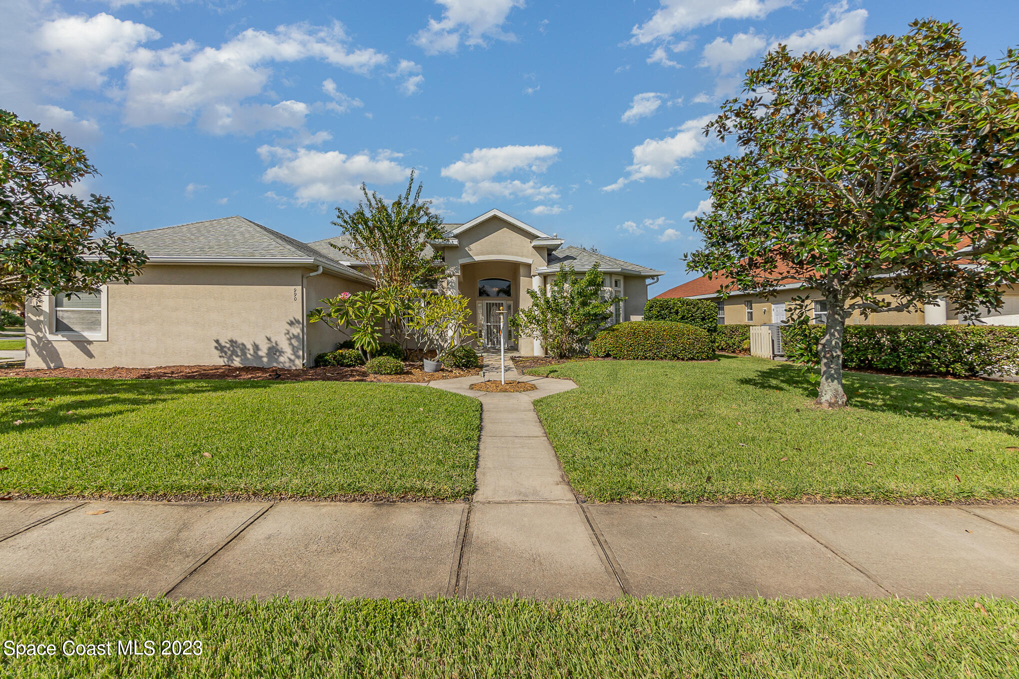 990 Starling Way
