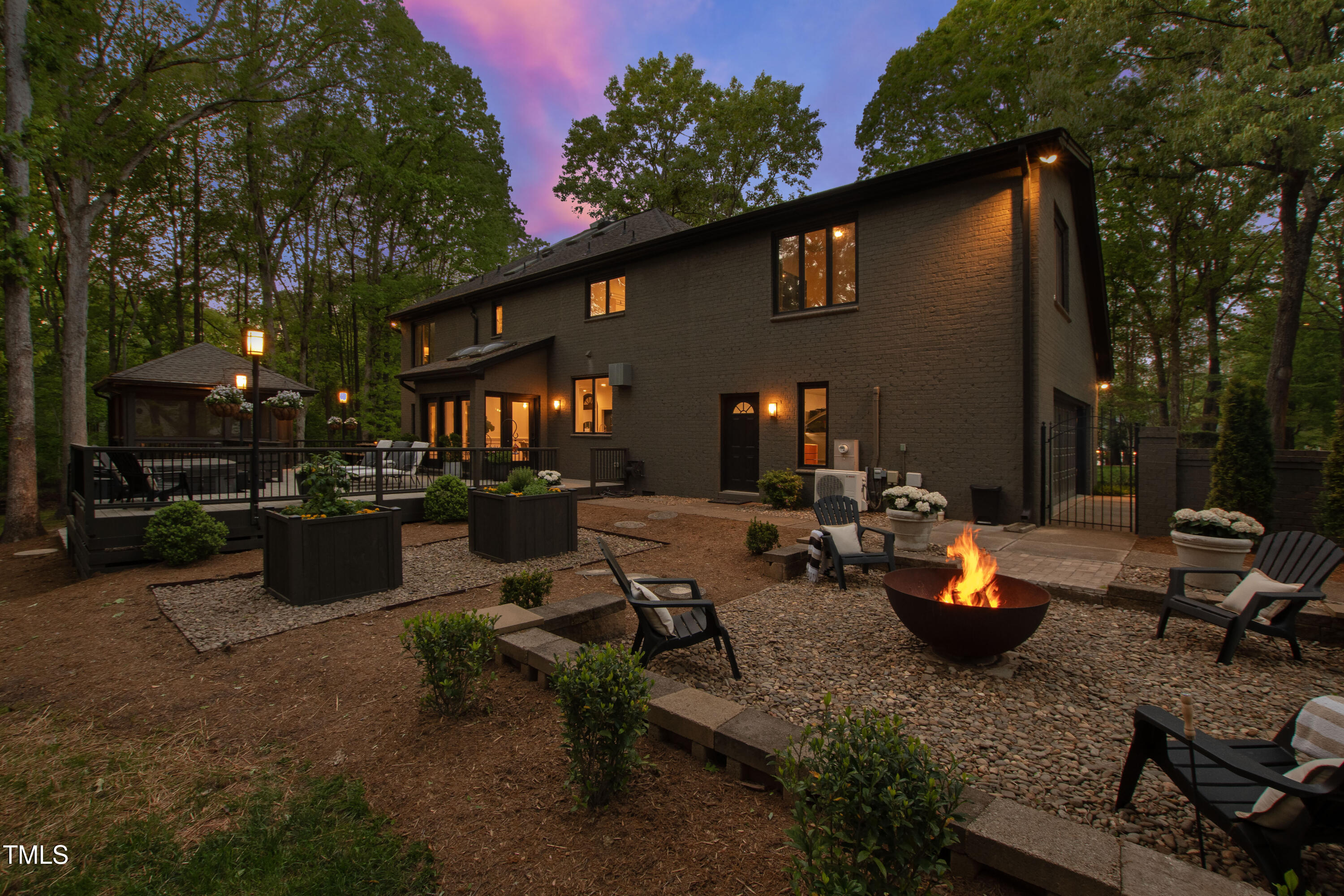 10805 The Olde Place