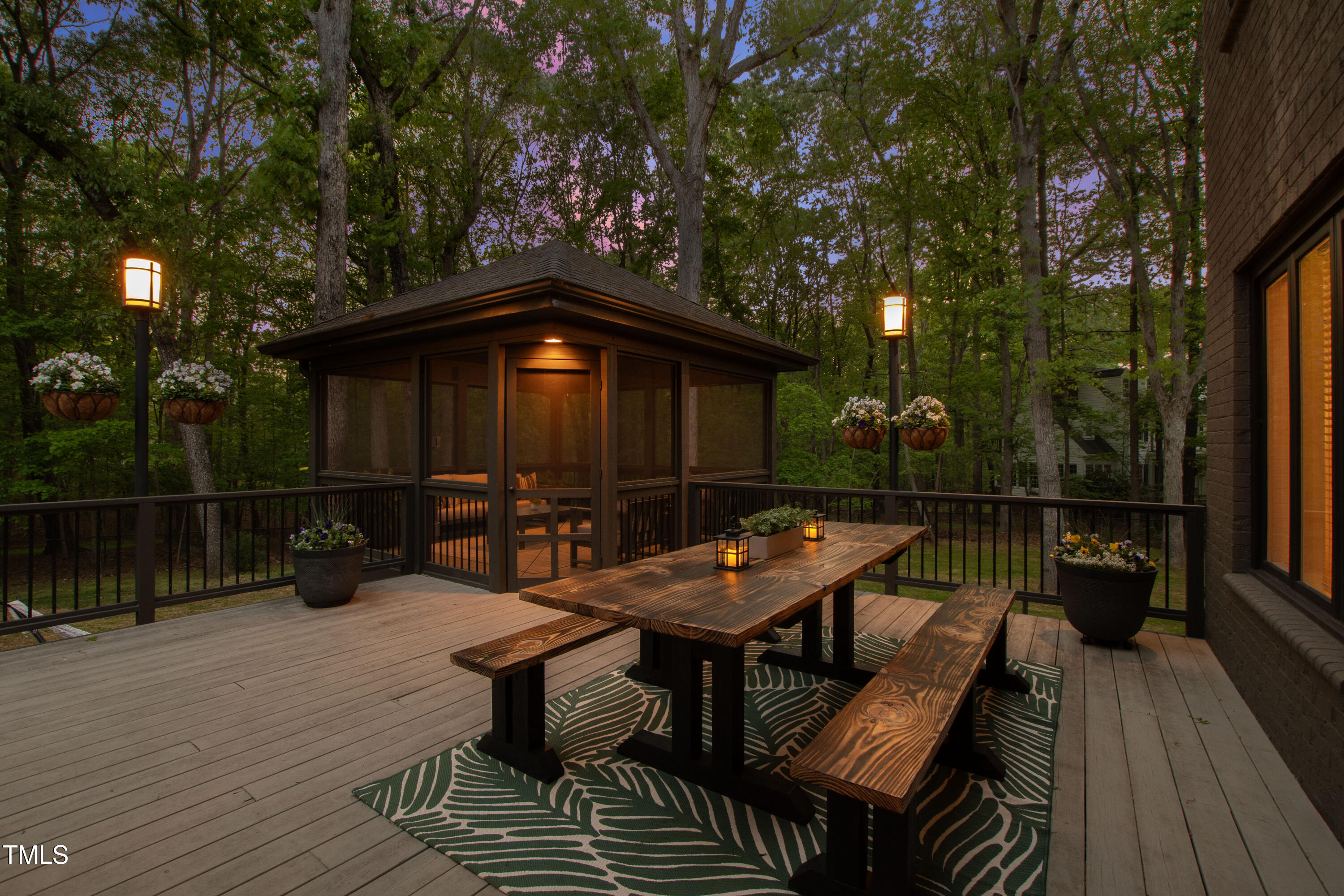 10805 The Olde Place