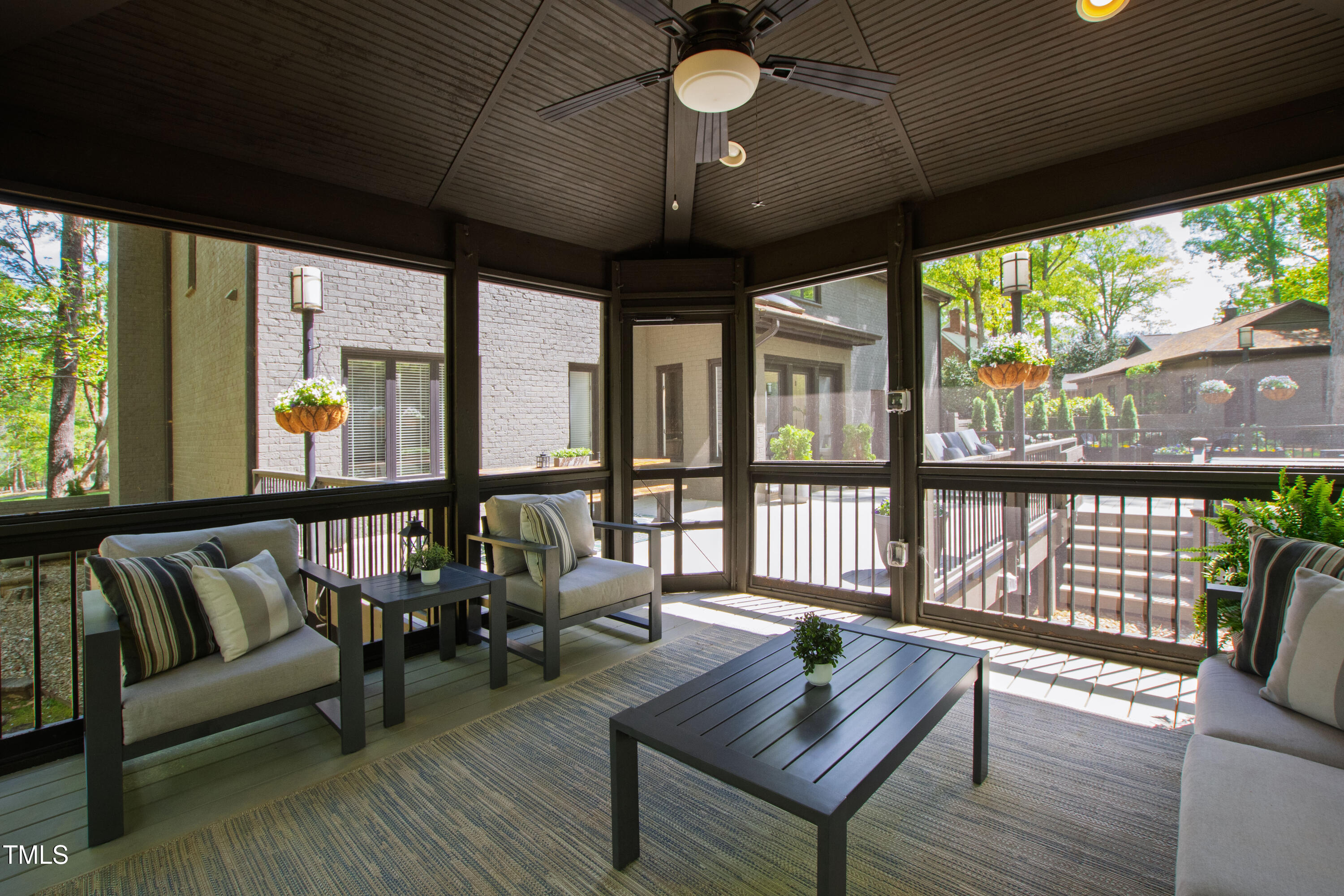 10805 The Olde Place